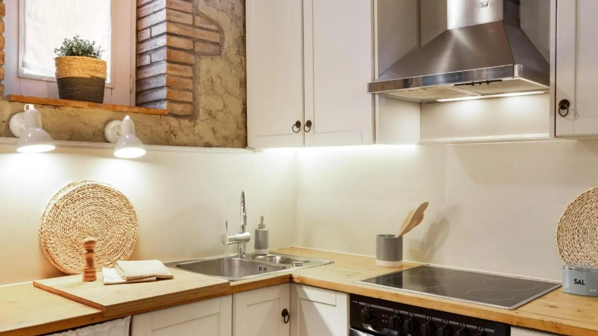 Dom wakacyjny Willa Beautiful Stone House With Private Terrace Vilaur Hiszpania