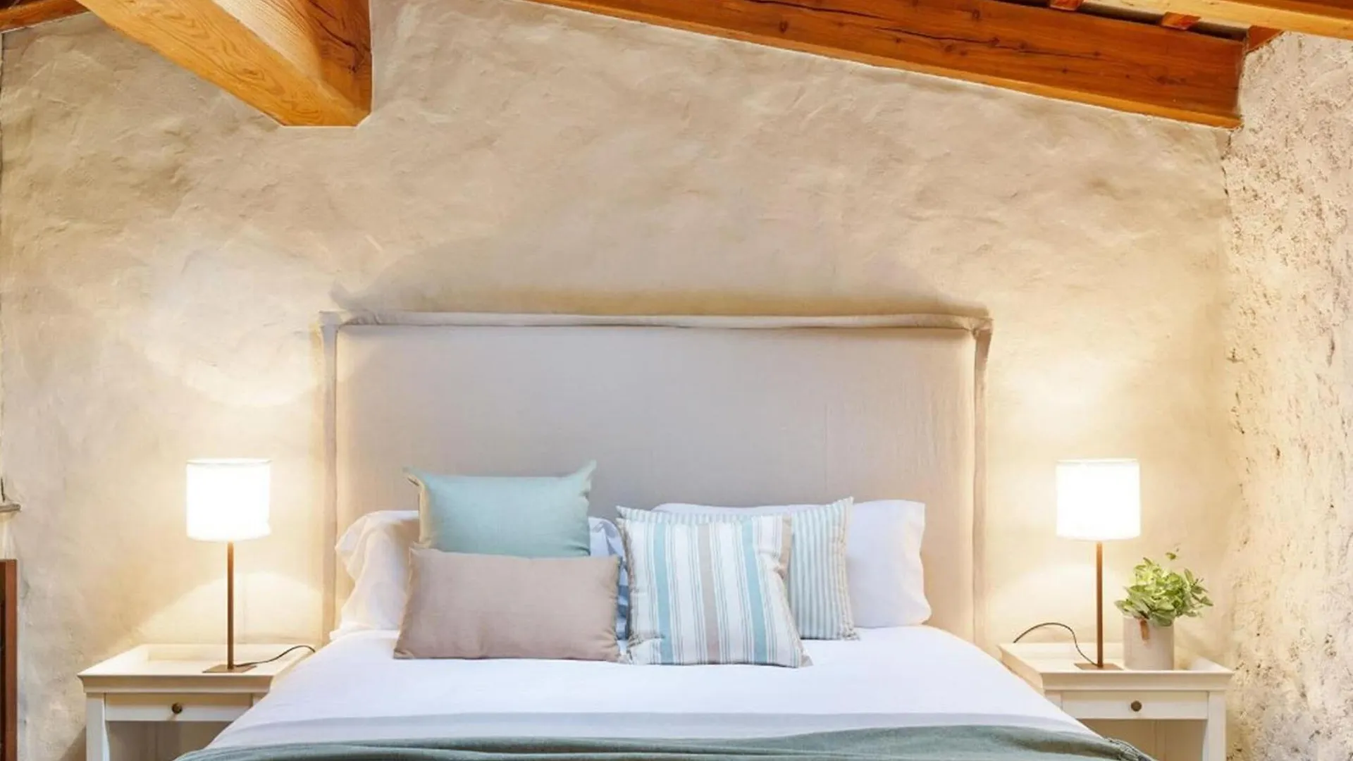 Willa Beautiful Stone House With Private Terrace Vilaur Dom wakacyjny