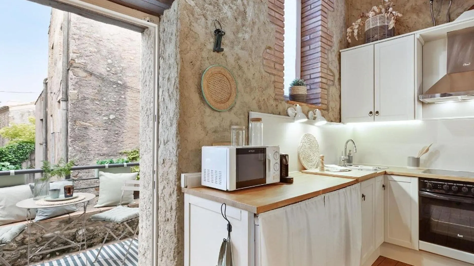 Willa Beautiful Stone House With Private Terrace Vilaur Dom wakacyjny